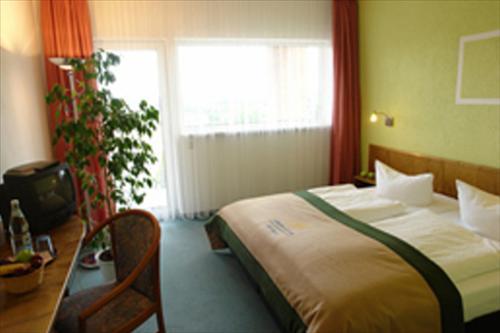 Greenline Hotel Hellfeld Нойбранденбург Номер фото