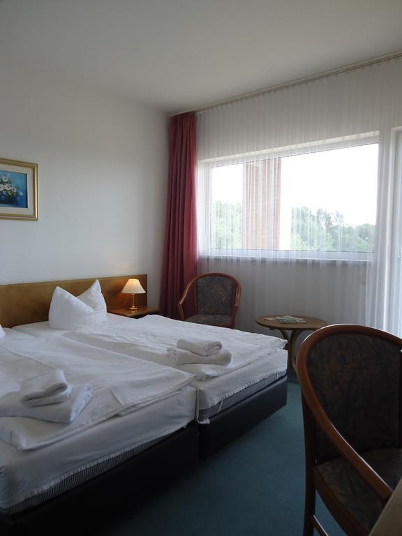 Greenline Hotel Hellfeld Нойбранденбург Номер фото