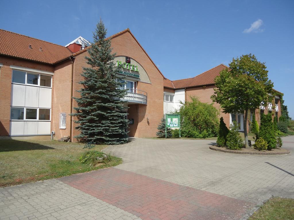 Greenline Hotel Hellfeld Нойбранденбург Екстер'єр фото