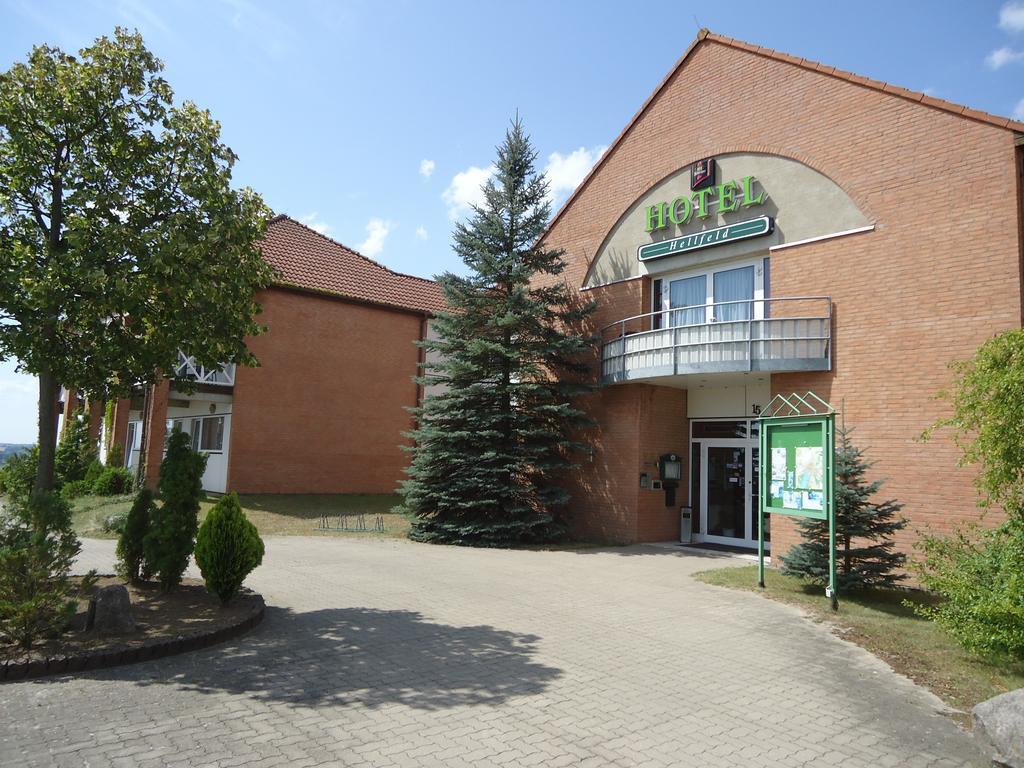 Greenline Hotel Hellfeld Нойбранденбург Екстер'єр фото
